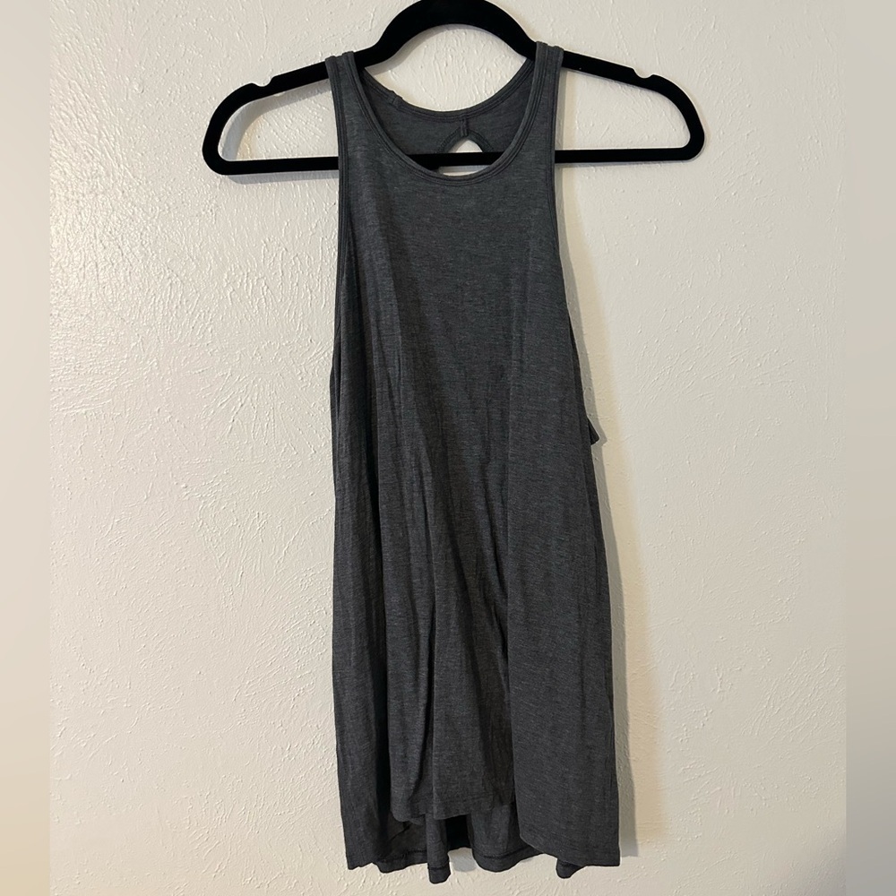 Lululemon Trapeze Twist Tank
Heathered Pitch Grey​​​​​ - Picture 6 of 9